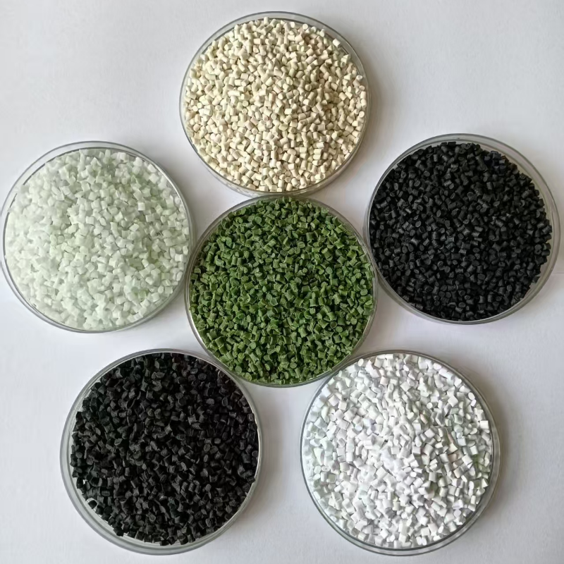 Gránulos de plástico uniformes de varios colores exhibidos en placas de Petri transparentes para procesamiento de polímeros - WEIFANG YONGYE SHANGCAI NEW MATERIAL CO.,LTD | Cpsemarketplace