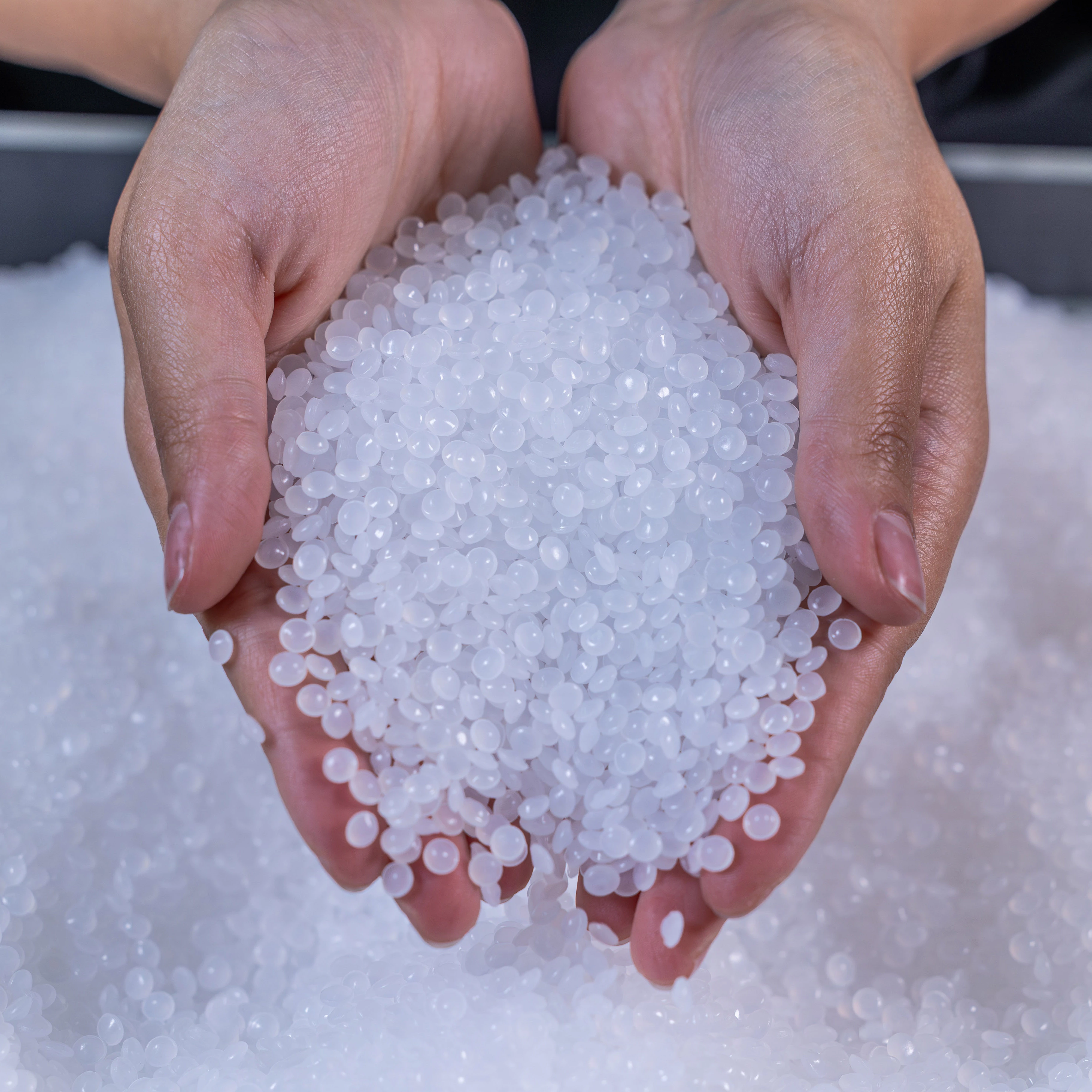 균일한 백색 LDPE 과립을 반투명 폴리에틸렌 수지 원료로 사용. - QatarEnergy | Cpsemarketplace