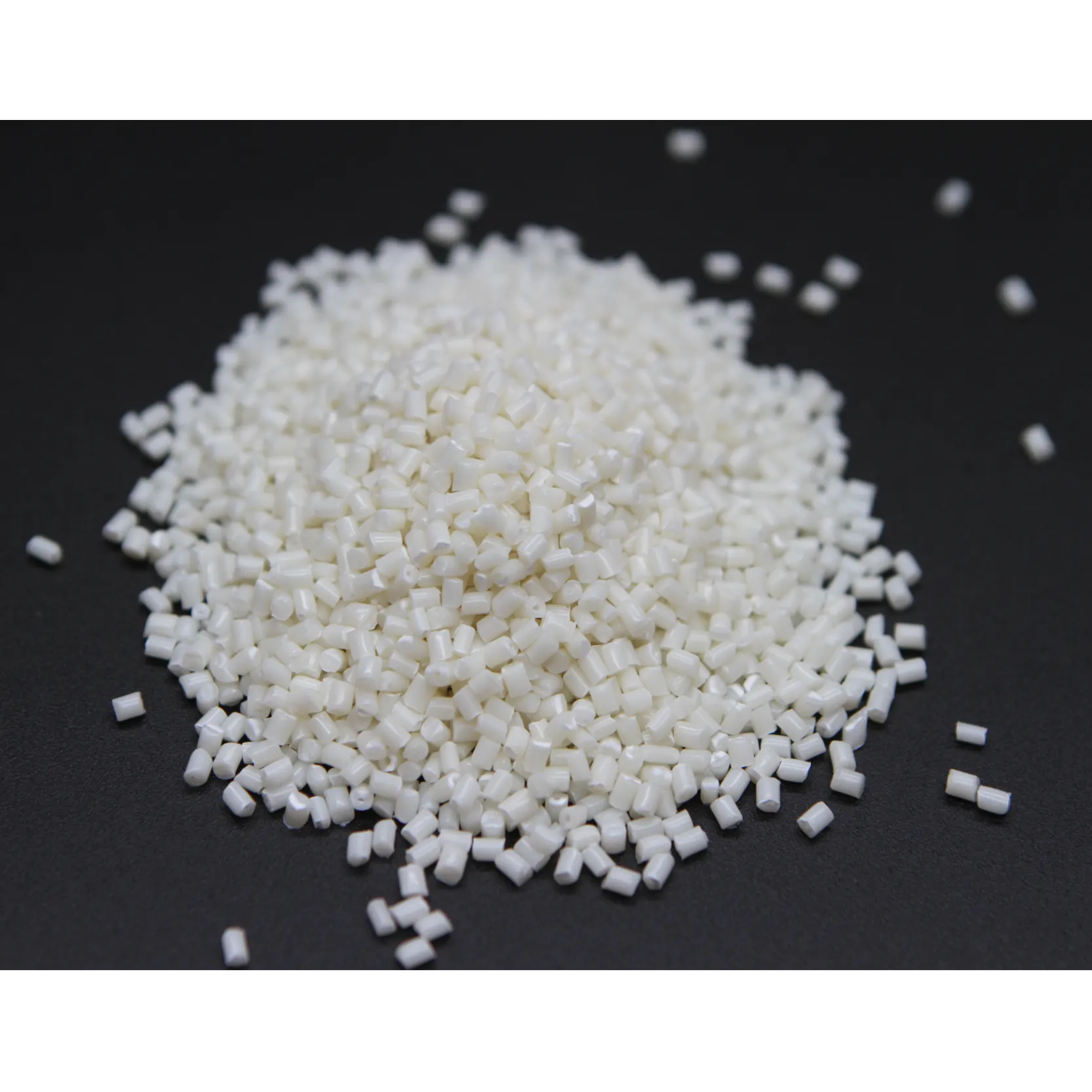 Montón ordenado de gránulos cilíndricos blancos uniformes de resina de poliamida. - SINOWIN(HENAN)NEW MATERIAL SCIENCE&TECHNOLOGY CO.,LTD. | Cpsemarketplace

