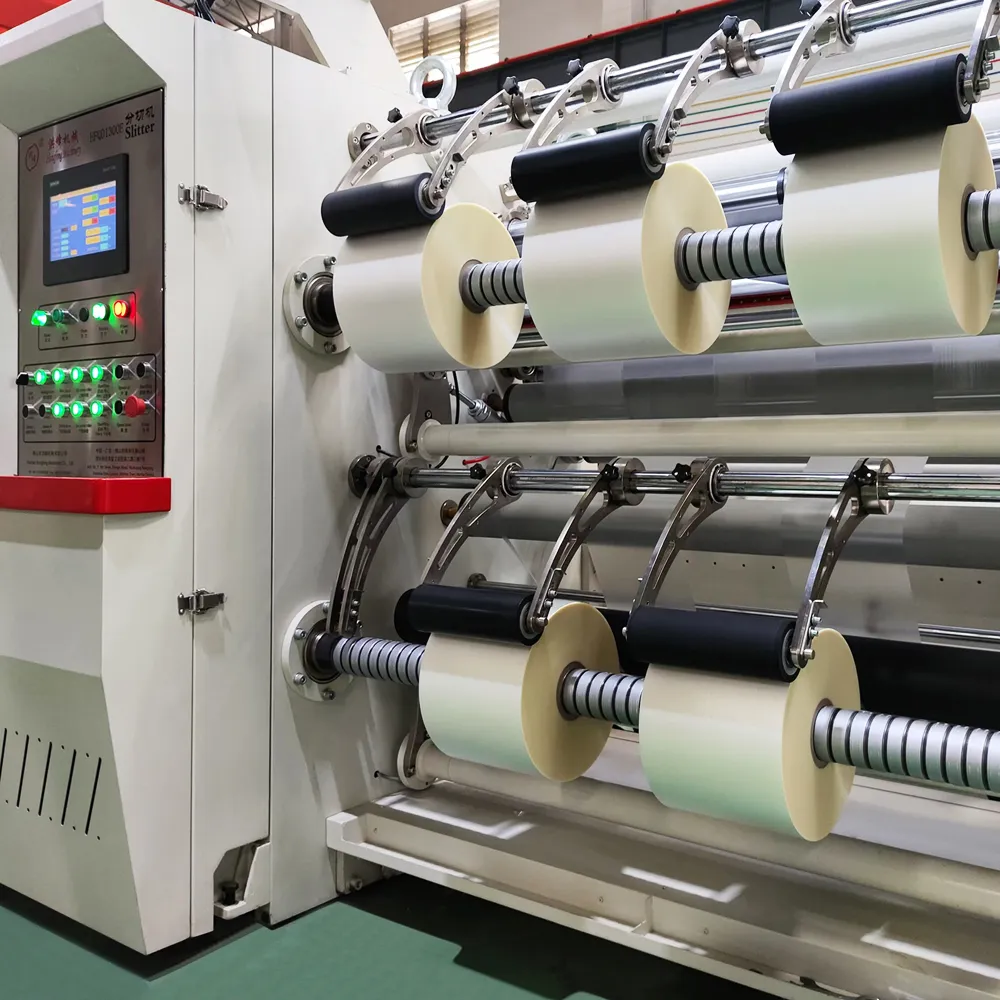 薄膜分切生产线，配有精密轴、导辊和压辊上的塑料薄膜卷。 - FOSHAN HONGFENG MACHINERY CO.,LTD. | Cpsemarketplace

