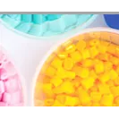 Gránulos de polímero translúcidos teñidos en rosa, azul y amarillo para procesamiento de plásticos. - KUNSHAN YUANYUAN PLASTIC PIGMENT CO.,LTD | Cpsemarketplace

