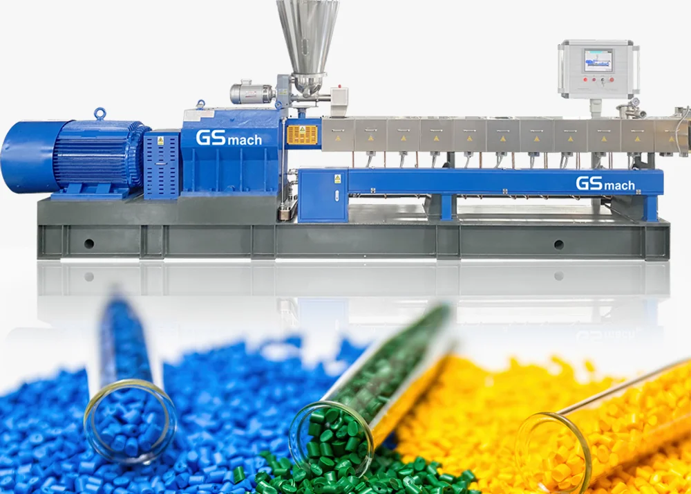 Gránulos de masterbatch coloridos con tubos transparentes colocados frente a una extrusora de doble tornillo. - NANJING GS-MACH EQUIPMENT CO.,LTD. | Cpsemarketplace

