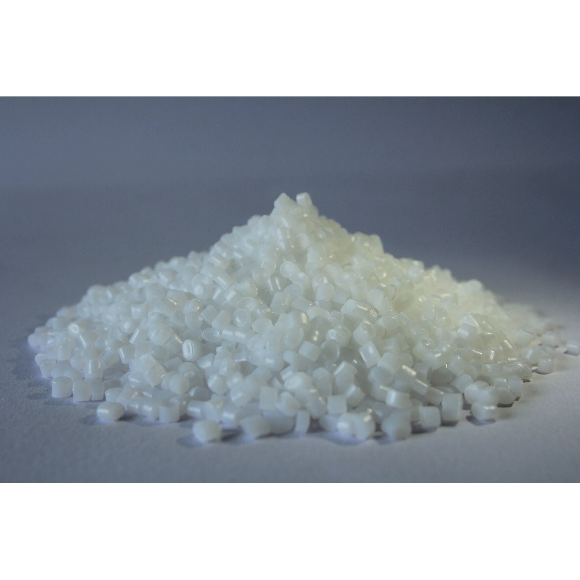 كومة فضفاضة من حبيبات راتنج rPS الأسطوانية البيضاء - HENAN PINGYUAN NEW MATERIAL TECHNOLOG CO.,LTD. | Cpsemarketplace

