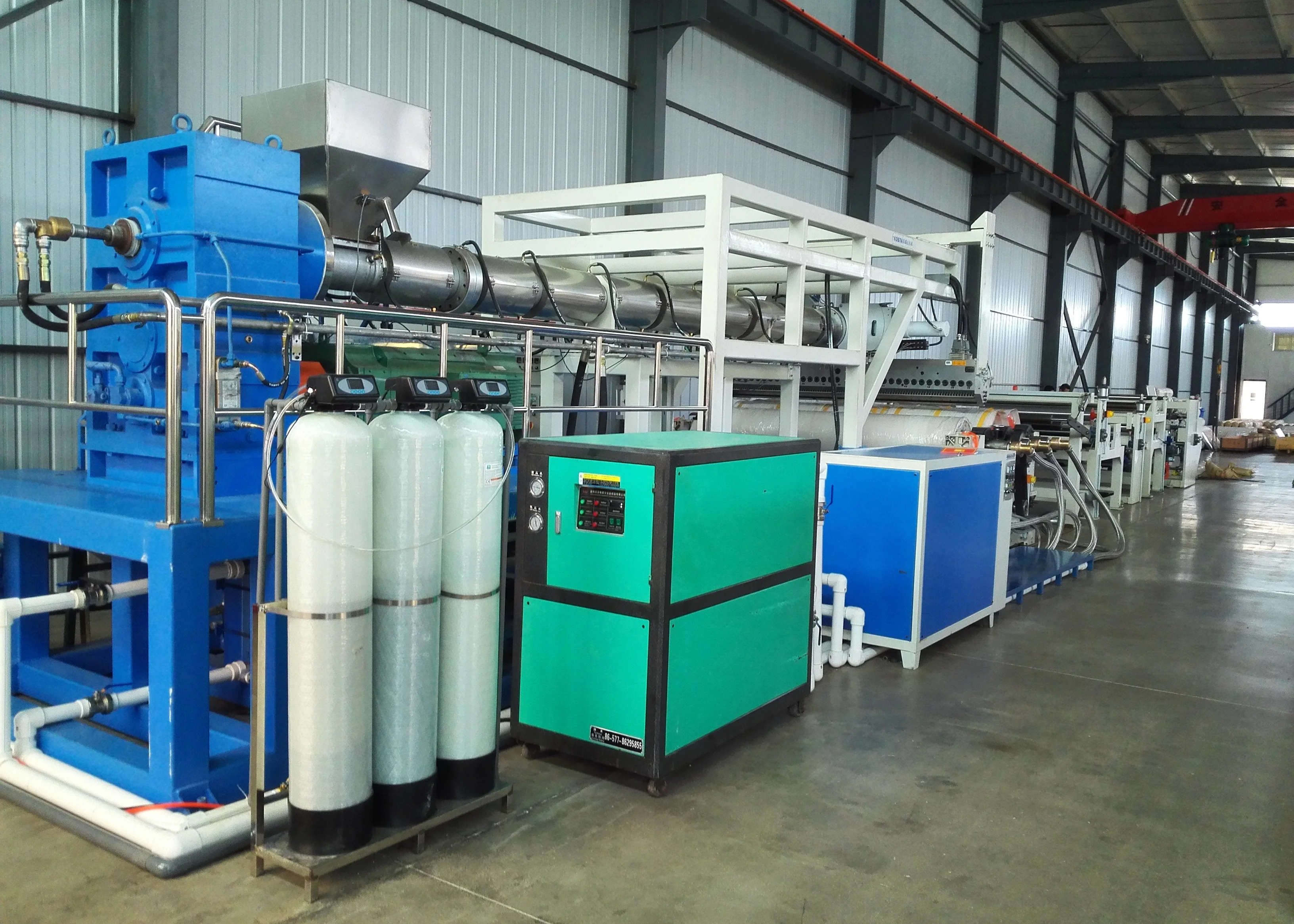 青と緑の機械がプラスチックフォーム製品を製造する押出成形生産ライン。 - HUIZHOU XIANGRUN MACHINERY CO.,LTD. | Cpsemarketplace


